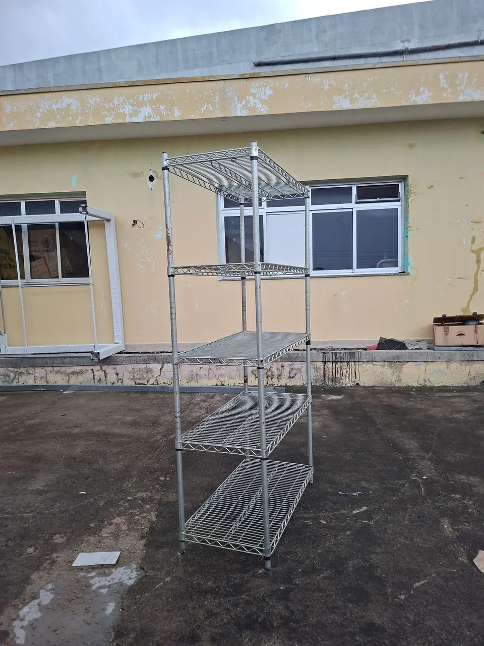 Prateleiras de arramado