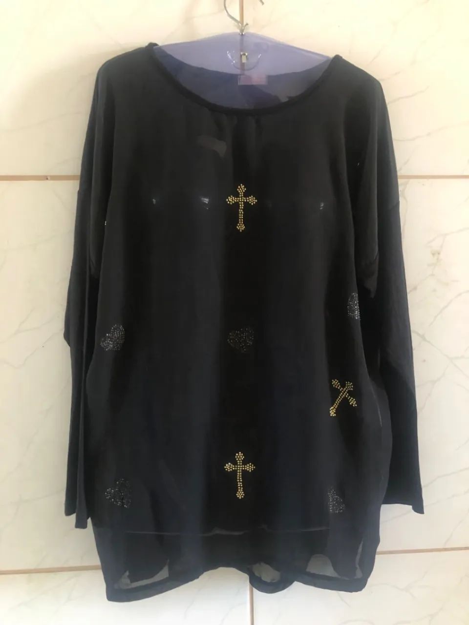 Blusa preta (M) Marca: OffRio