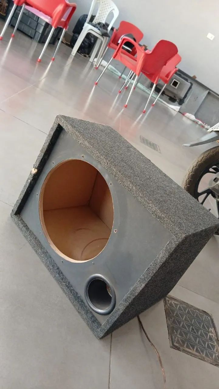 Vendo caixa para 1 grave 