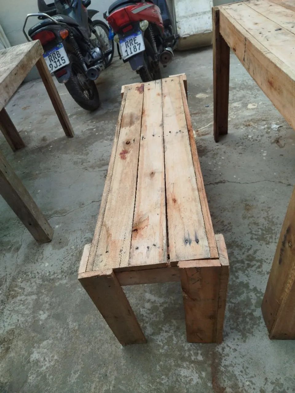 Mesa de palete com bancos  - Foto 3