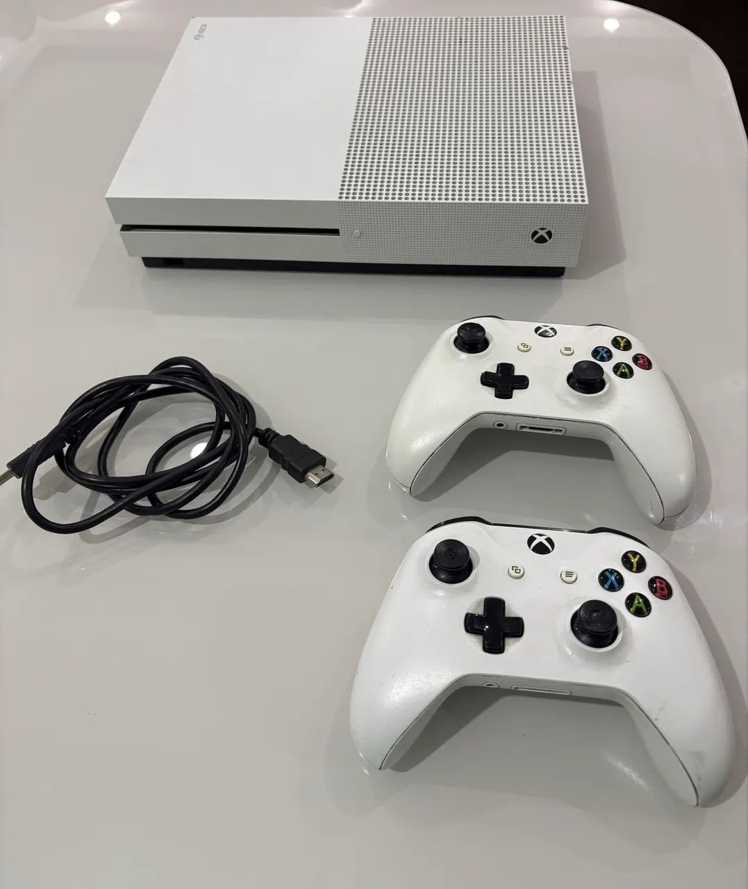 X box one s + 2 controles  - Foto 3
