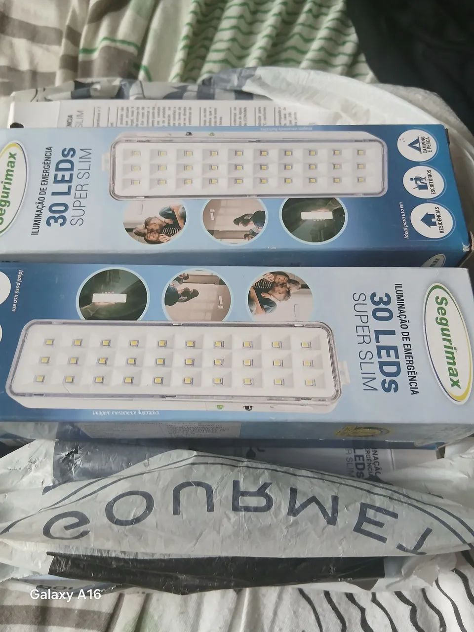 Vendo  luminárias  de led..