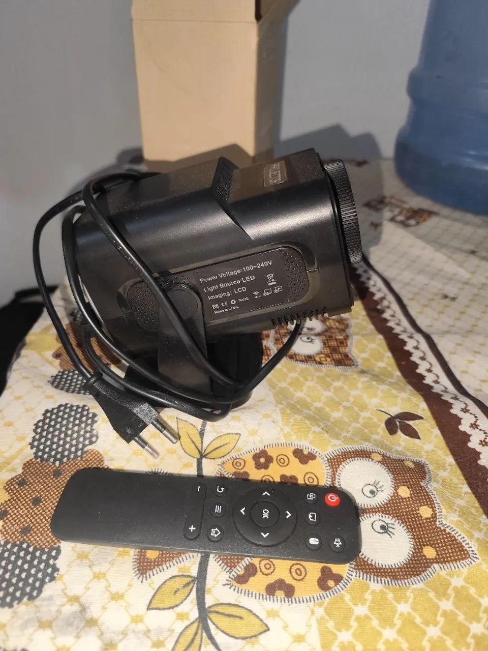 Projetor Davely HY320 Mini Portátil 4K UHD com Wi-Fi e Bluetooth - Foto 2
