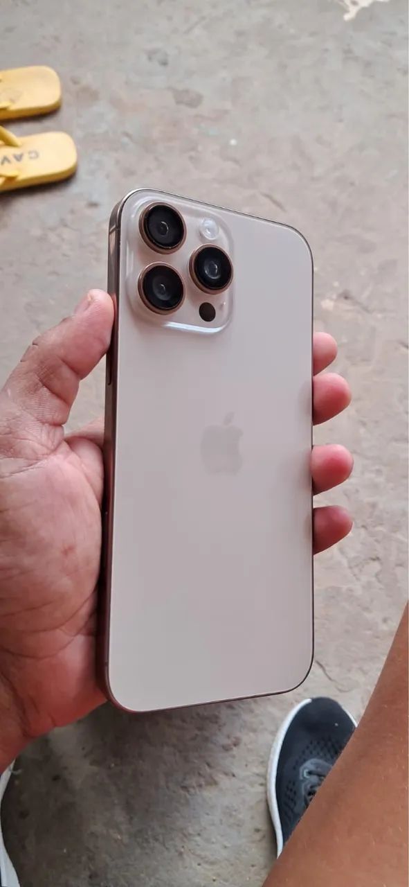 iPhone 16 pro max - Foto 3