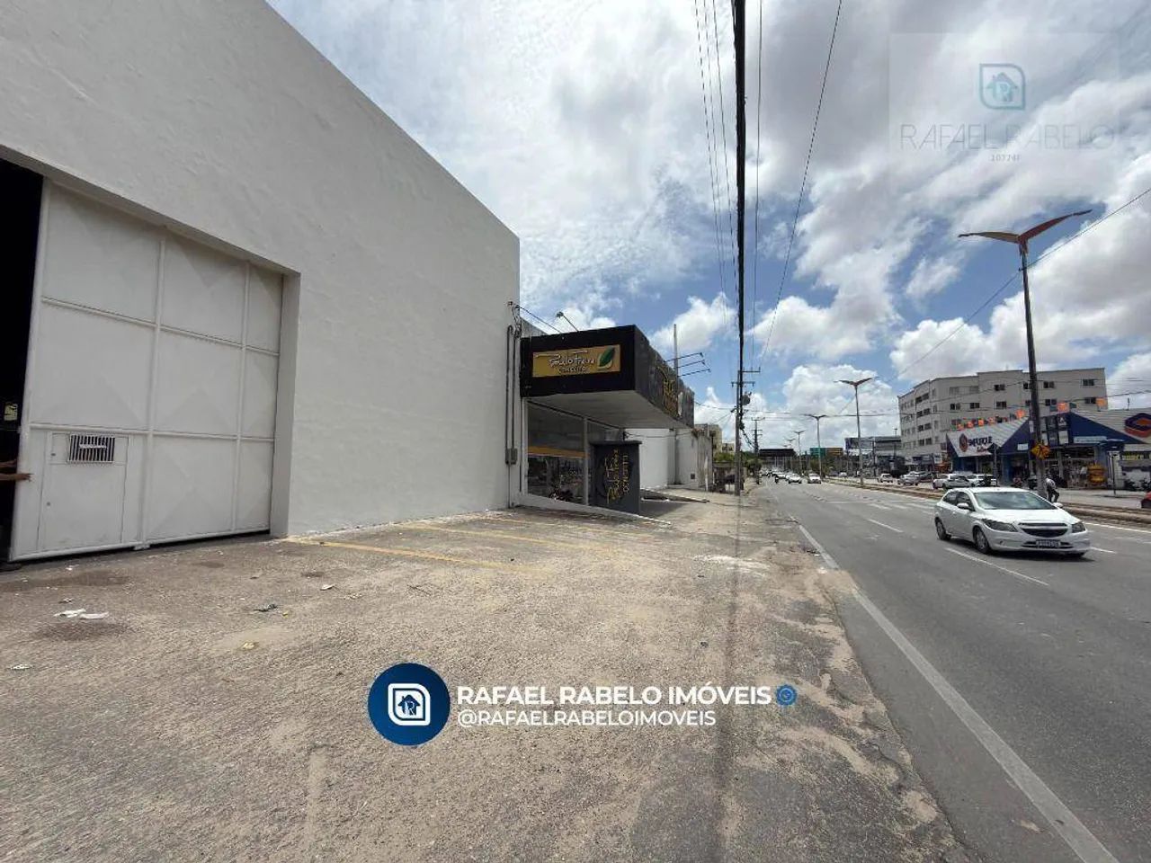 Galpão as margens da Av. Washington Soares para aluguel - Comércio e ...