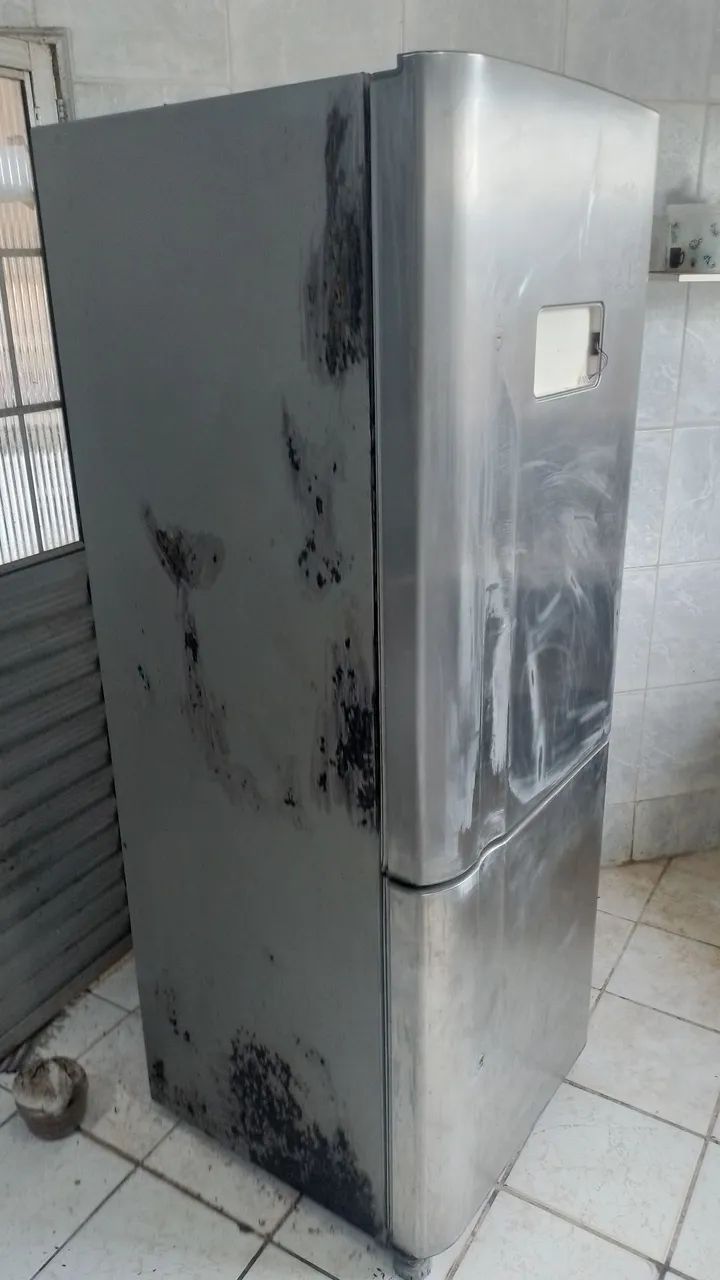Envelopamento de Móveis, Eletrodomésticos e Películas (Residencial e Comercial) - Foto 2
