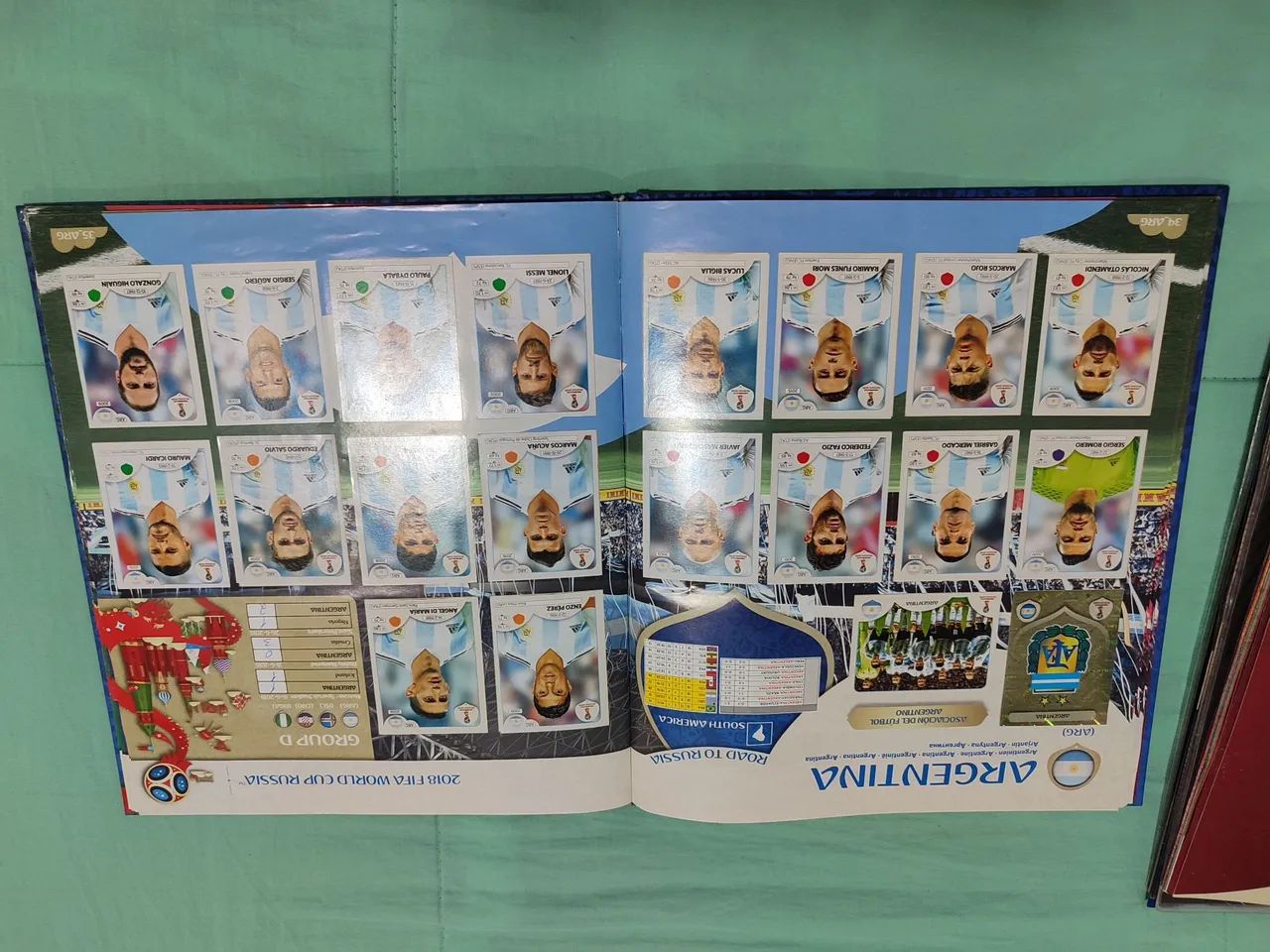 Álbuns de figurinhas completos  - Foto 2