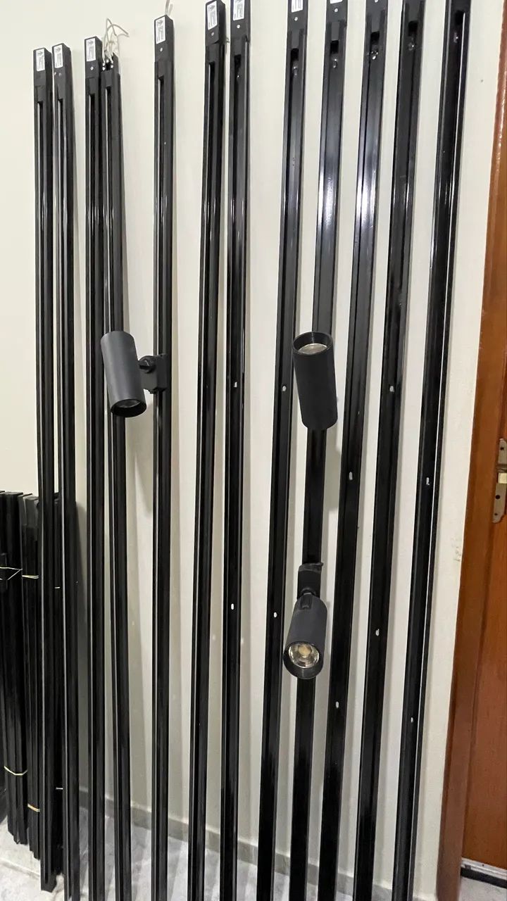 Trilho  Eletrificado 2m Bivolt + Spots - Foto 4