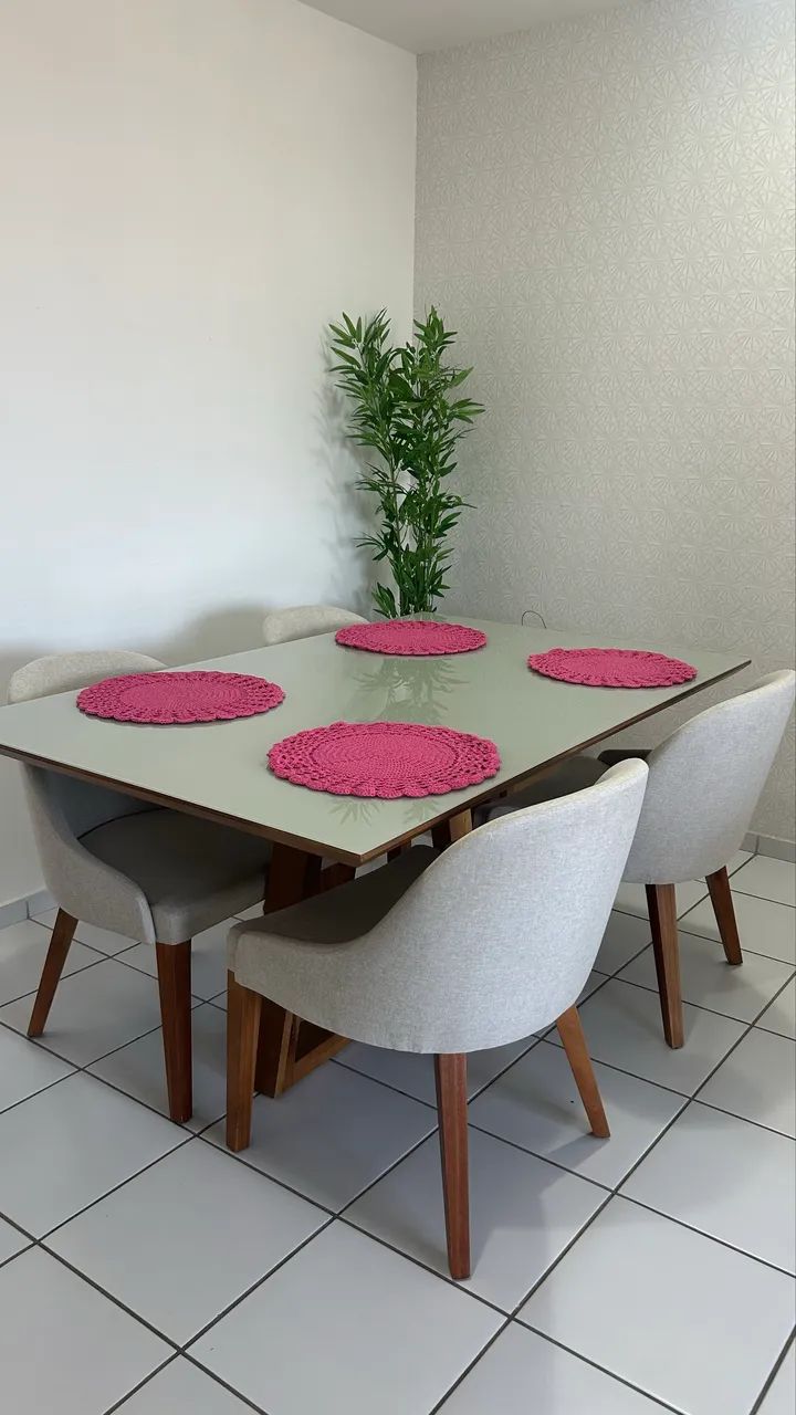 Conjunto de mesa com 4 cadeiras (madeira) - Foto 2