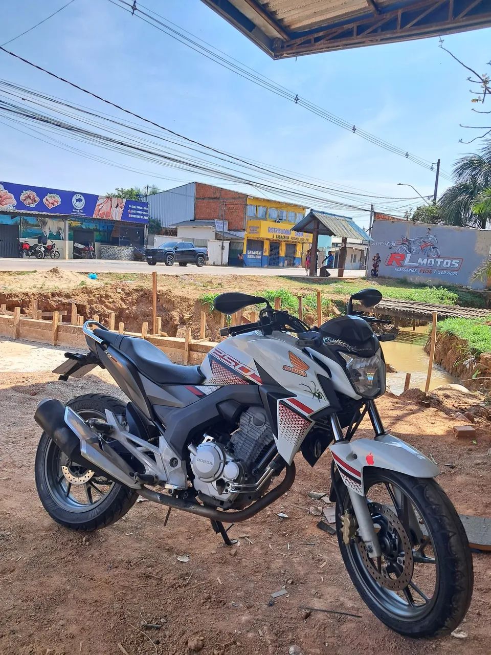 Vendo linda cb 250 ano 22