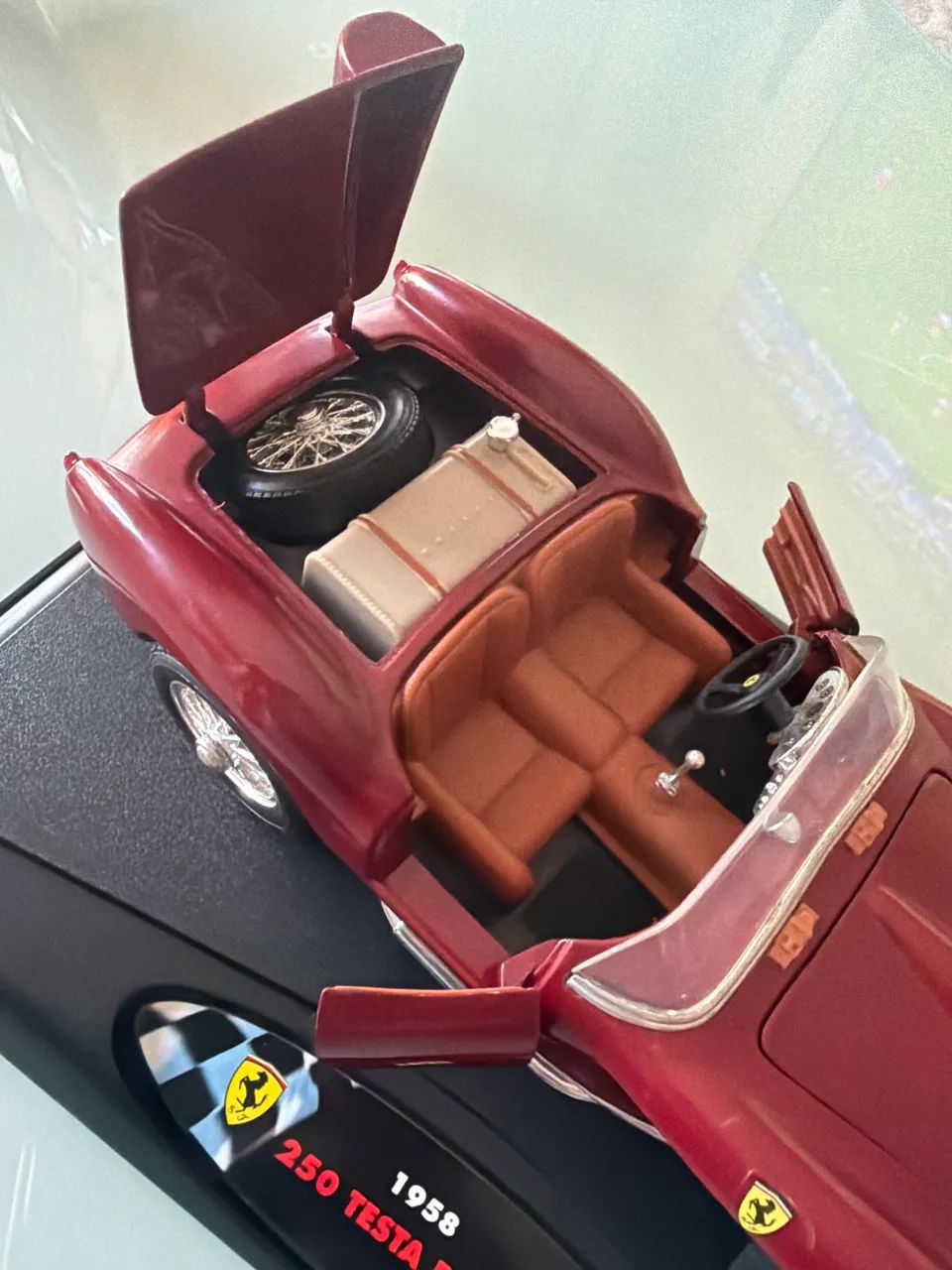 Ferrari 250 Testa Rossa 1958 1:18 Shell | Base + Bomba - Foto 3