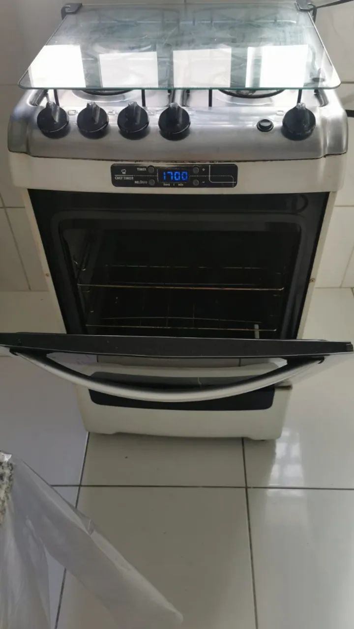 FOGÃO ELECTROLUX 4 BOCAS COM HORA E TIMER - Foto 4
