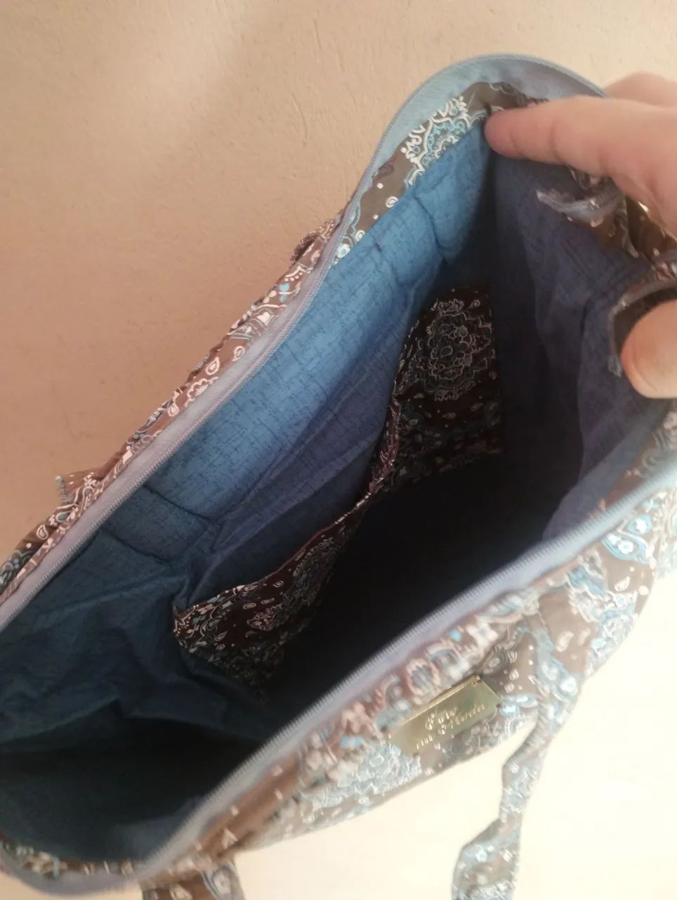 Bolsa Ecobag com padrão arabesco, zíper e bolsos internos. EM PERFEITO ESTADO. - Foto 3