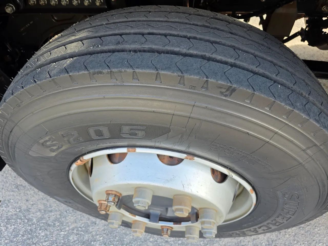 MB Actros modelo 2651 S 6x4 ano 2023 de unico dono pouco uso baixo km rodado  - Foto 8