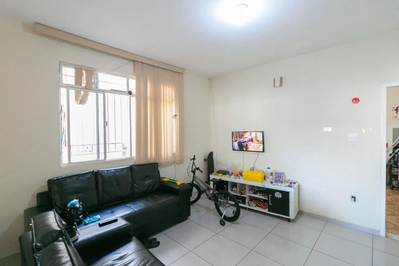 Casa à Venda - Santa Rosa, 3 Quartos, 360 m2 - Foto 2