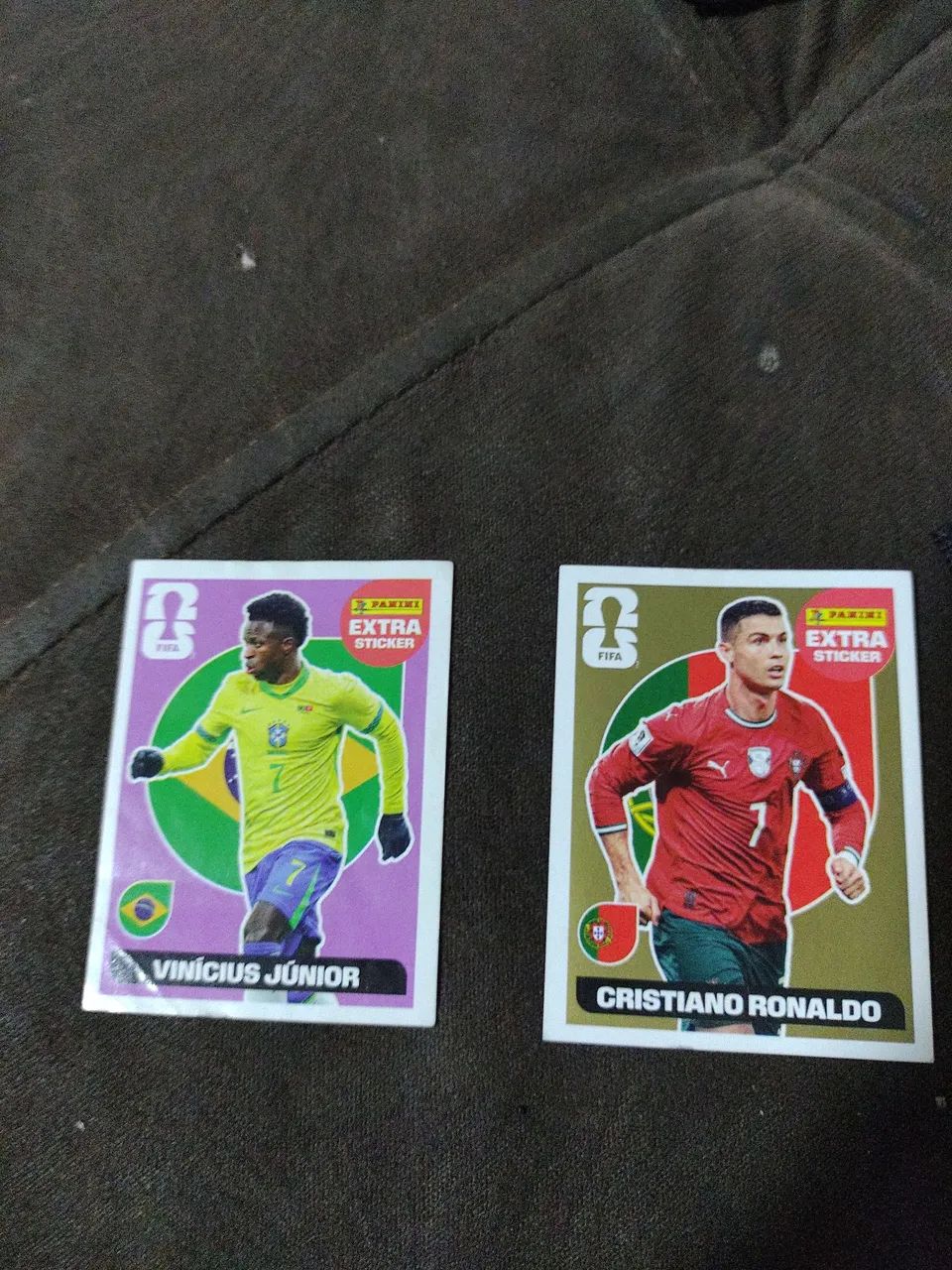 Figurinha legend Cristiano Ronaldo ouro e Vinícius Junior bordo  - Foto 5