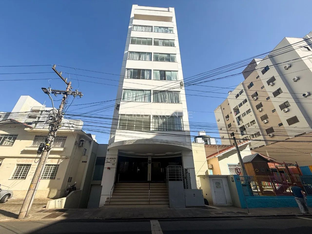Sala 120m² no Centro de Tubarão, antiga sede do Cartório - Foto 2