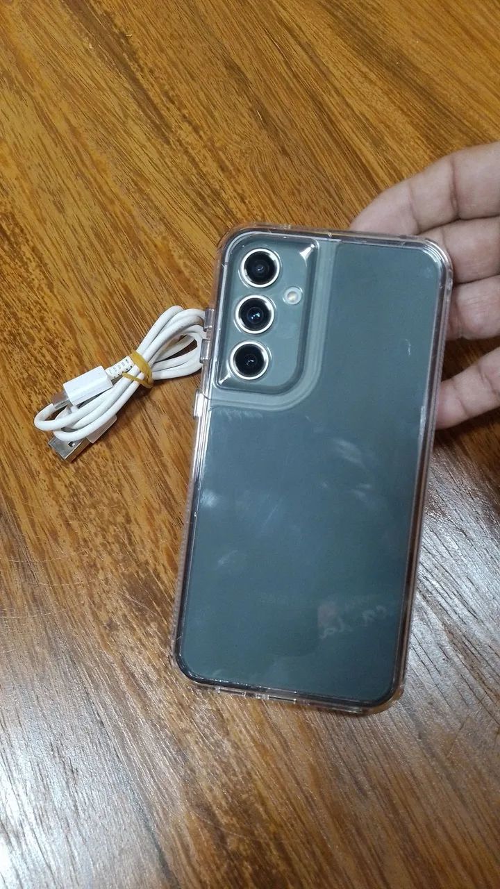 Vendo esse S23 fé 128GB 8 de RAM 5G sem marca de uso  - Foto 3
