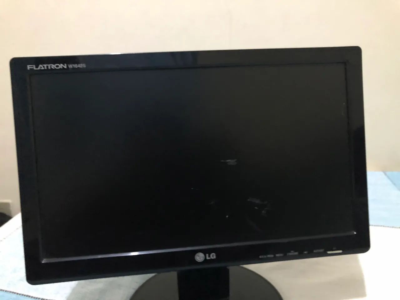 Monitor LG usado, + mouse redragon.  - Foto 3
