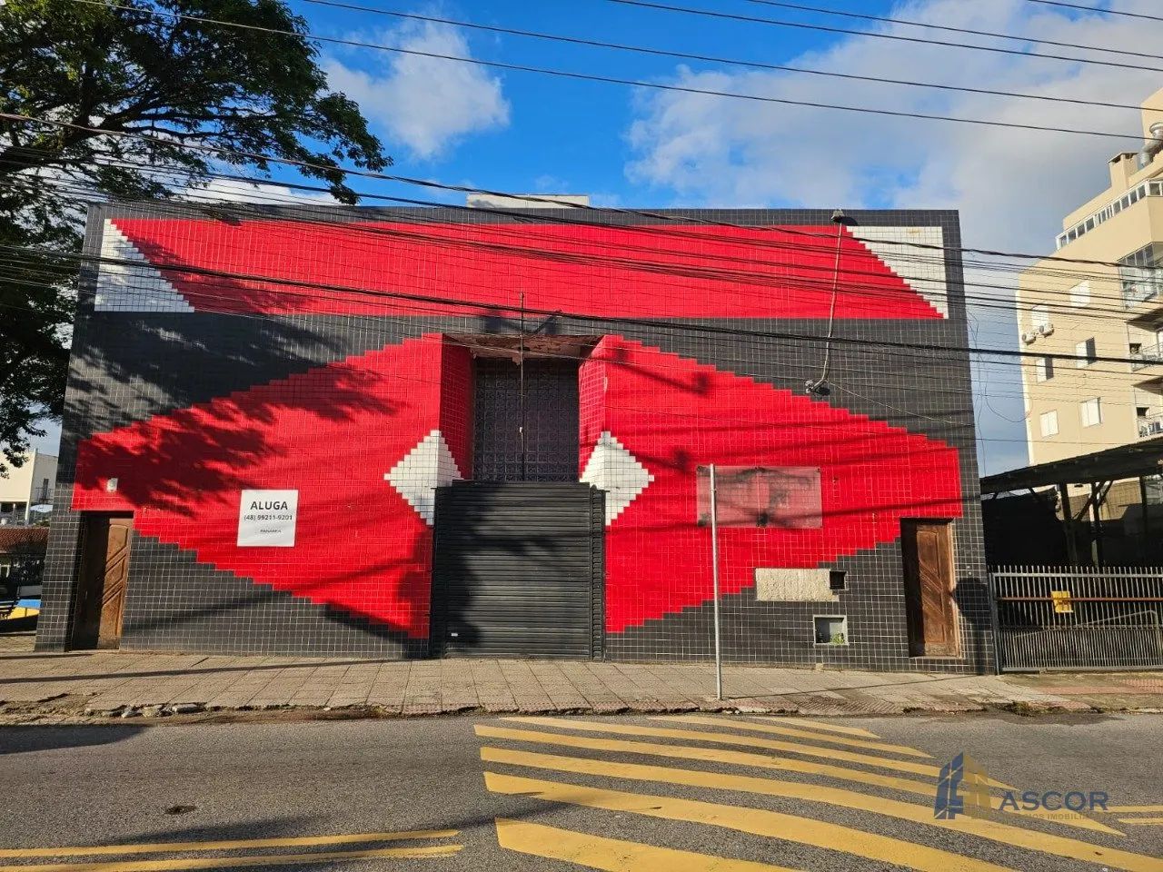 GALPÃO COMERCIAL PARA LOCAÇÃO EM CAPOEIRAS - FLORIANÓPOLIS