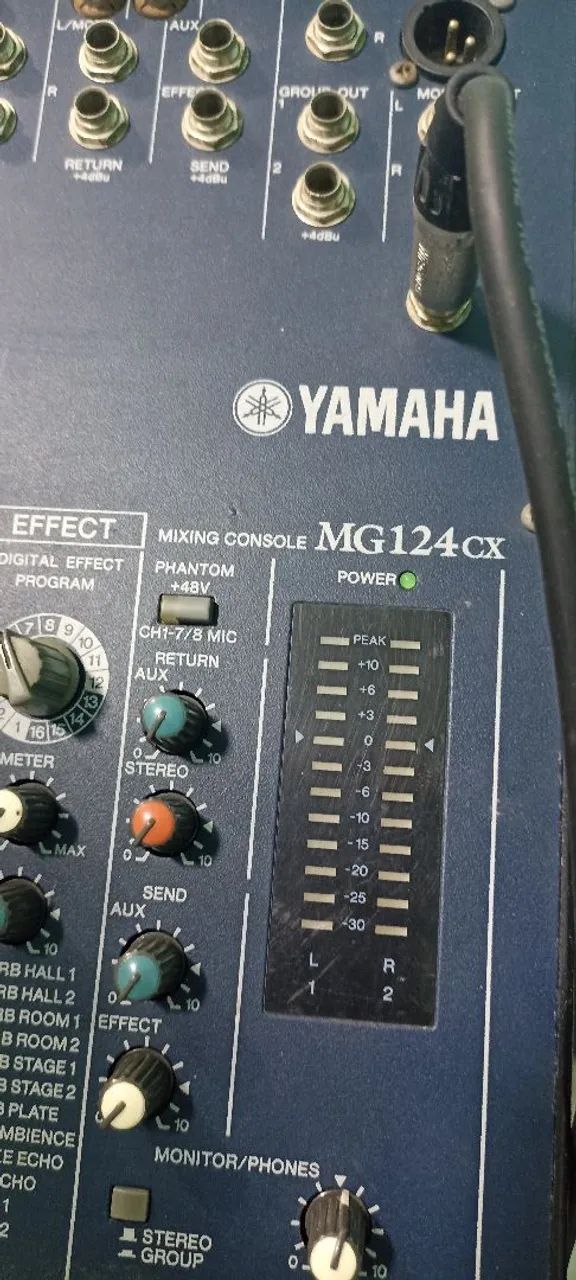 Mesa analógica Yamaha 12 canais 