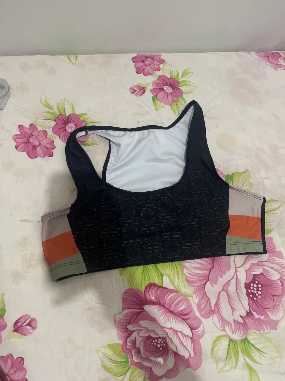 Roupa variadas por 6,00 reais cada  - Foto 4