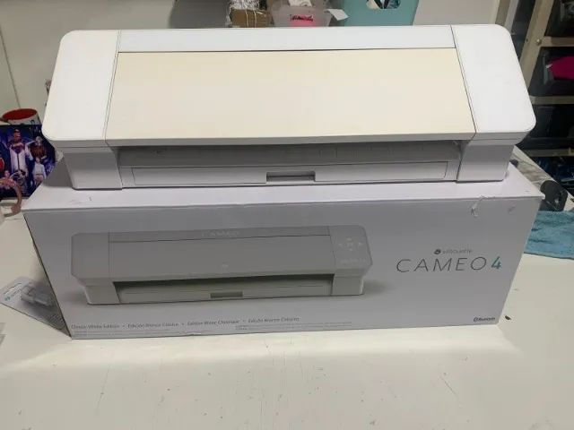 Silhouette Cameo 4 + Acessórios