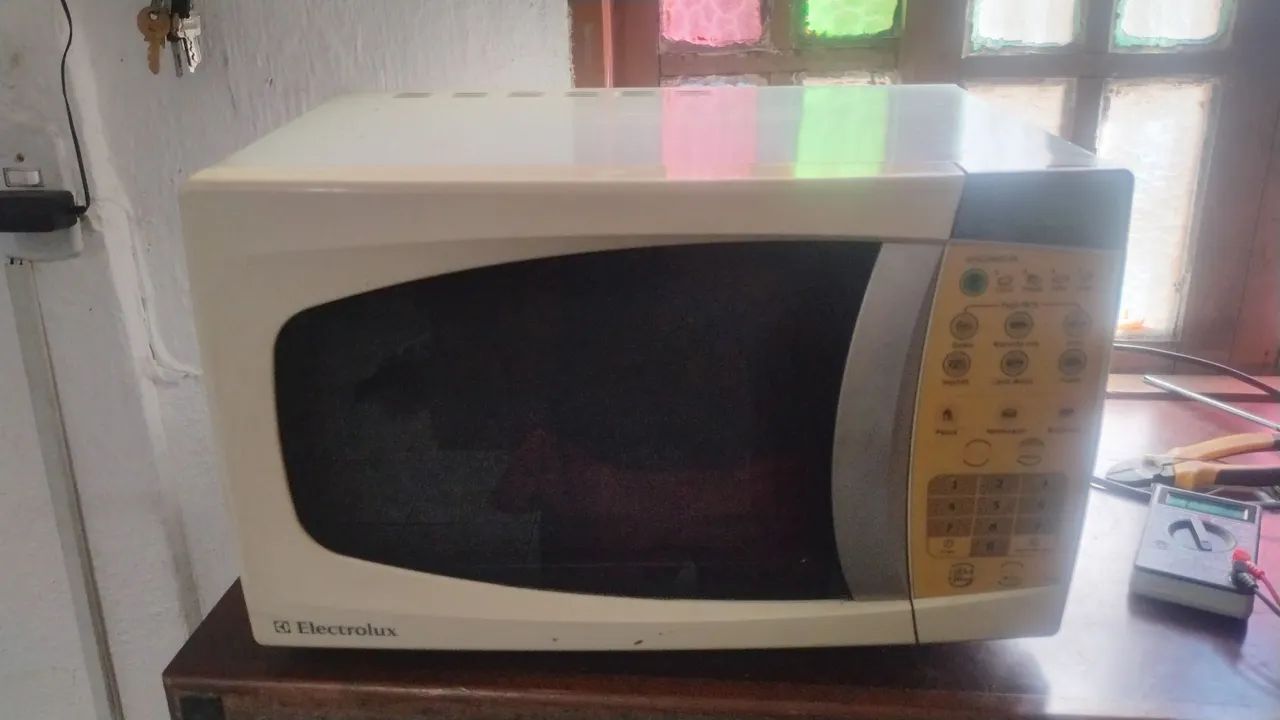 Microondas 20L funcionando normalmente  - Foto 4