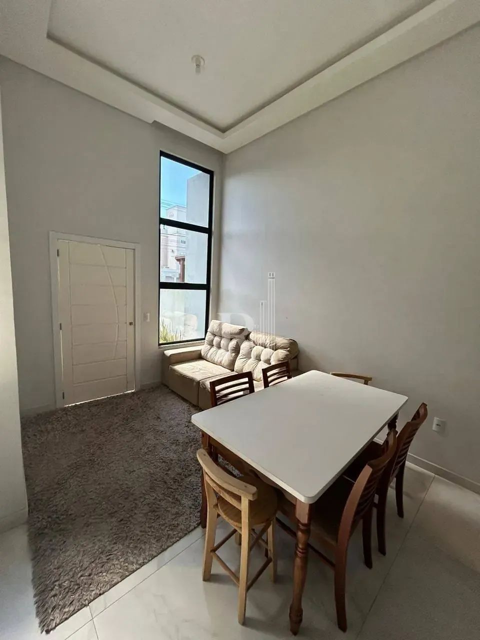 Casa semi mobiliada para locação com suíte, área de lavanderia coberta, vaga de garagem e  - Foto 2