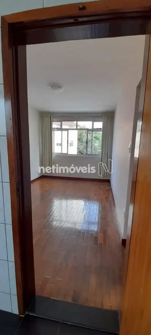 Apartamento reformado com 2 quartos e vaga - Foto 3