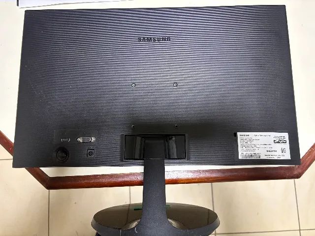 Monitor Samsung S22F350 - usado - tela quebrada - leia - Foto 2