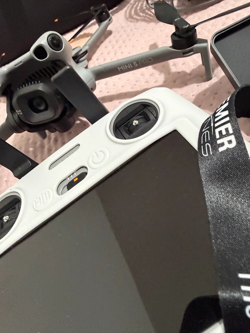 Vendo drone dji mini 5 pro combo fly more controle com tela  - Foto 2