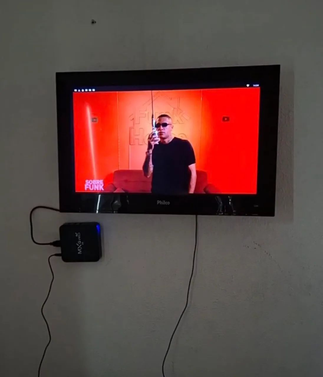 Tv de 32 polegadas com aparelho TV box 