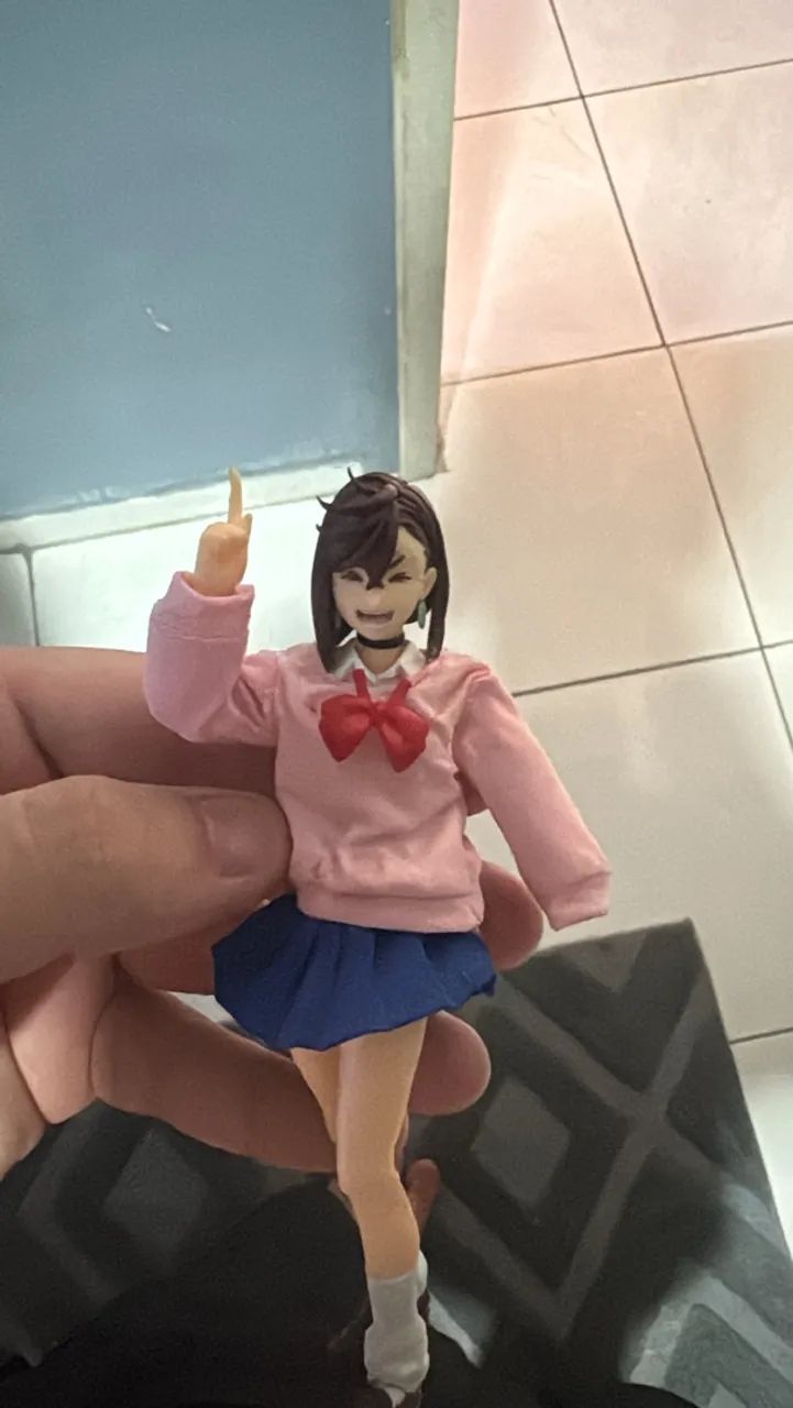 Momo Ayase SH Figuarts (+brinde) roupa de tecido - Foto 3