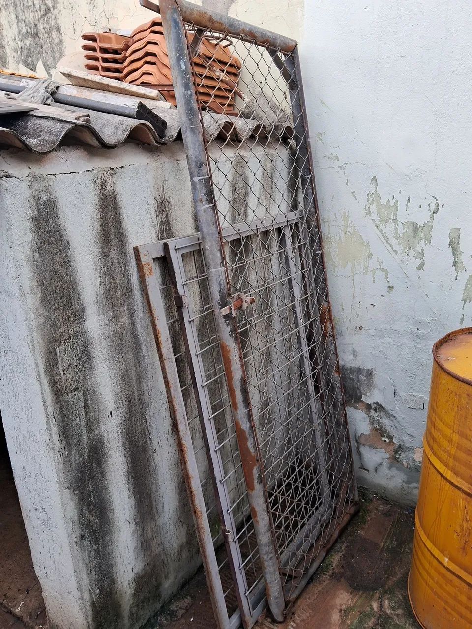  TRÊS PORTÃO DE CANIL 