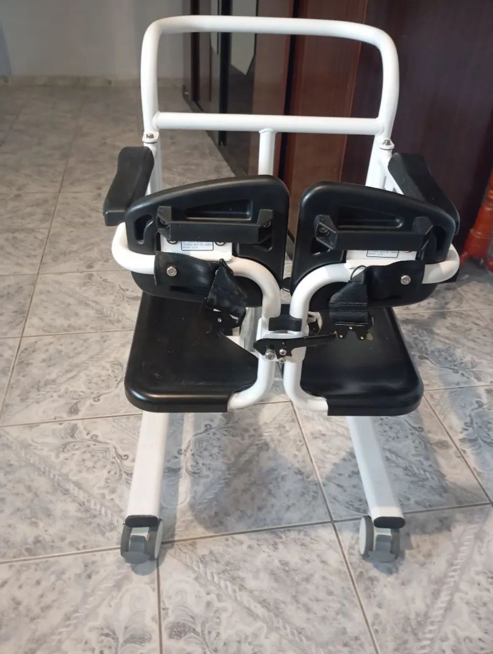 Cadeira de transferência multiuso, com elevação. - Foto 3