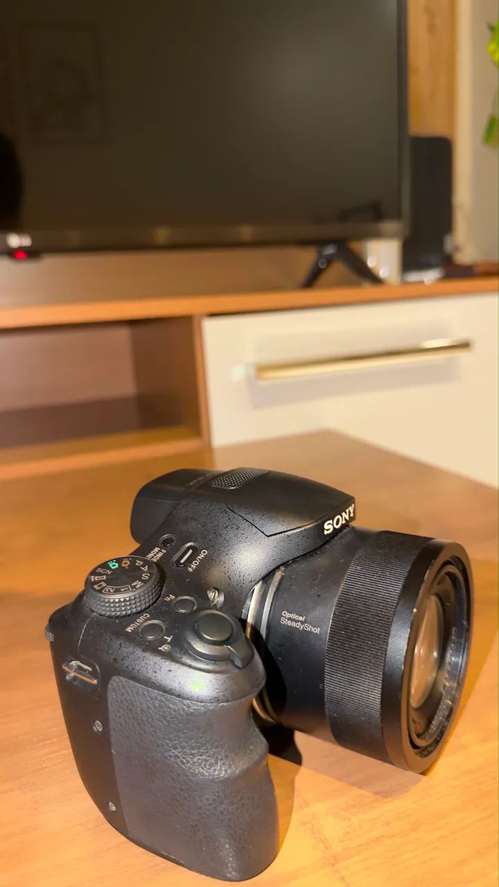 Sony Cyber-shot DSC-HX400V 20.4MP Zoom Óptico 50x Lente ZEISS - Impecável - Foto 2