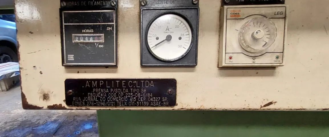 Máquina de Solda Eletrônica Aratec 8kva com válvula - Foto 3