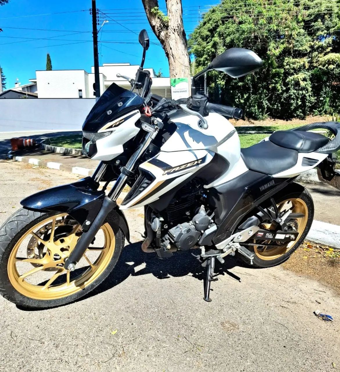 Fazer 250