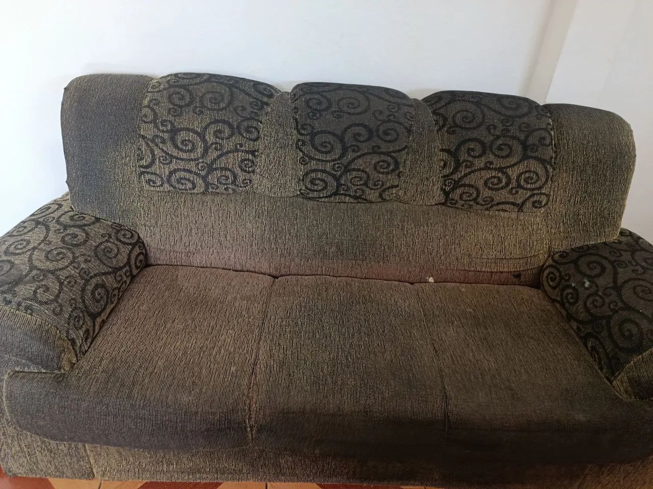 R$50,00 sofá 3 lugares 