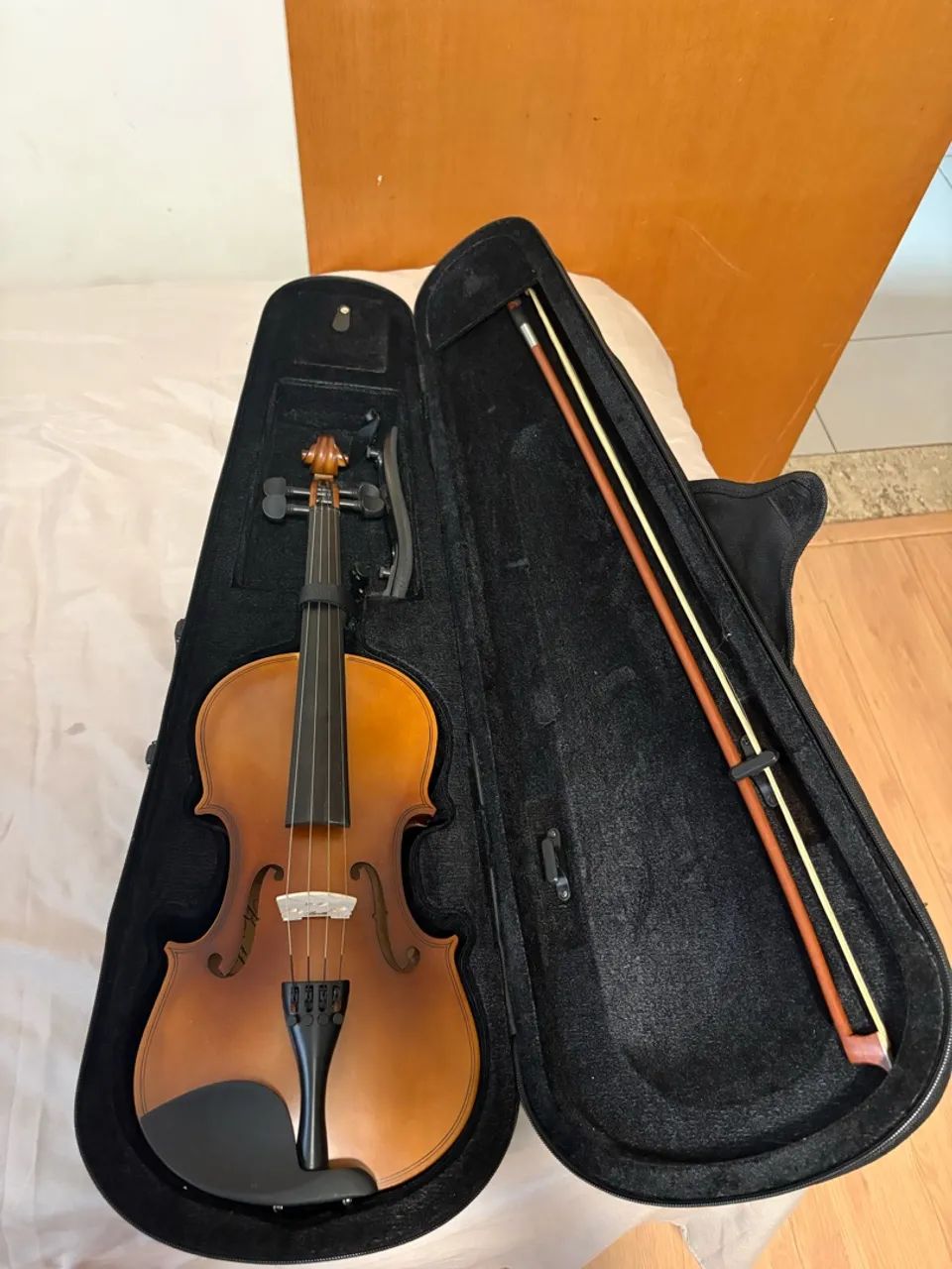 Violino com capa , pouco tempo de uso - Foto 2