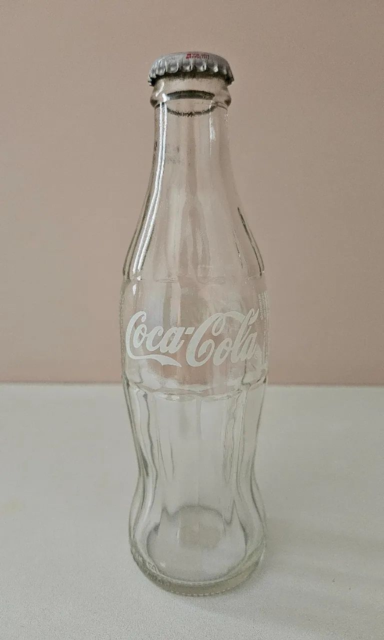 Garrafa de Vidro Coca-Cola 237 mL - Ano de Envase: 2002 - Foto 2