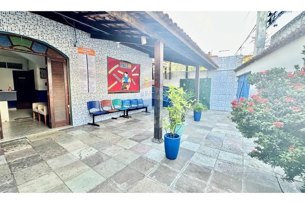 PONTO COMERCIAL COM 13/4 e 5 BANHEIROS NA AV. JORGE AMADO, IMBUÍ