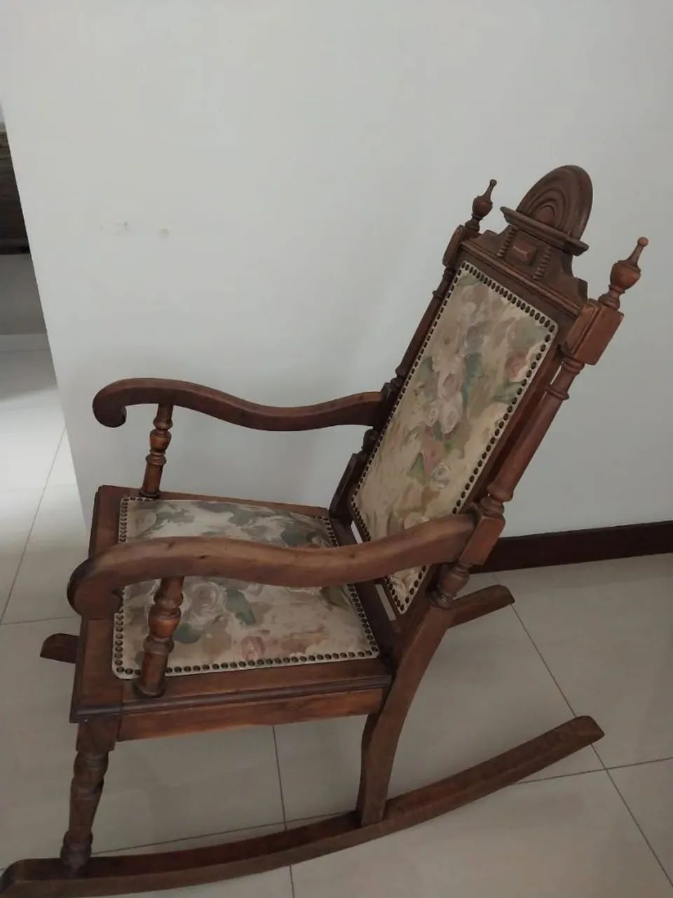 Cadeira de balanço antiga - Foto 4