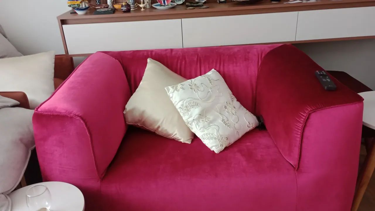 Lindo sofá 2 lugares de Griff veludo italiano - Foto 2