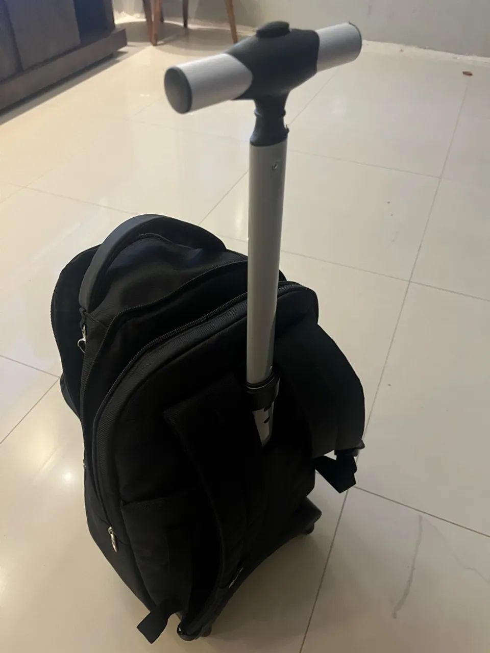 Mochila de rodinhas preta - Foto 3