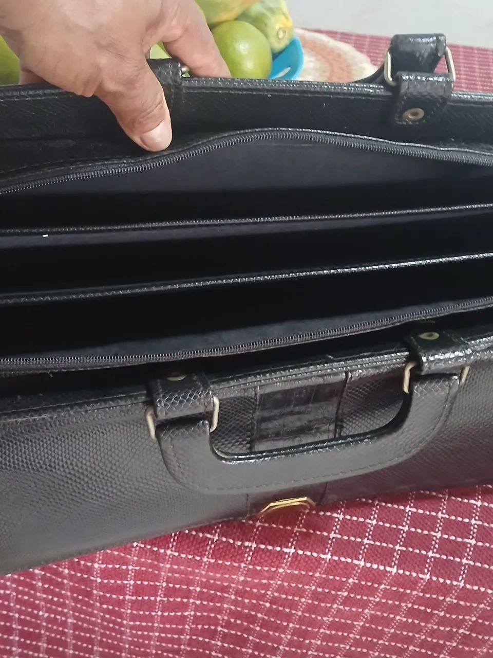 Vendo porta documentos, nova de couro - Foto 3