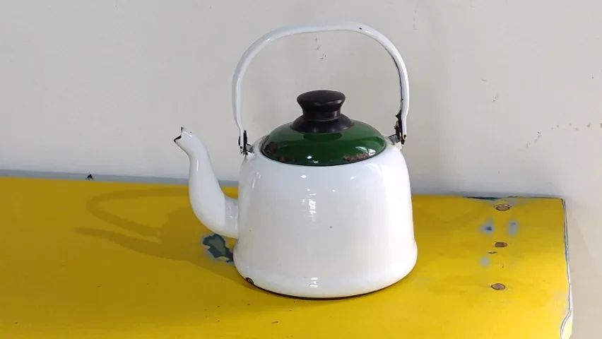 Chaleira Antiga Esmaltada 2 Litros