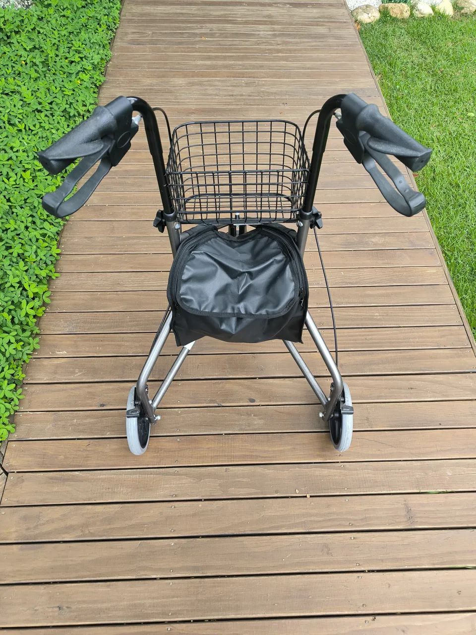 Andador 3 rodas - Foto 2