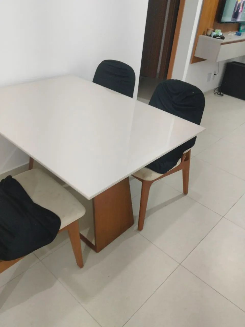 conjunto deesa com 04 cadeiras  - Foto 2